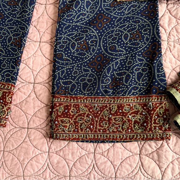 Embroidered Blue and Red Sleeveless palazzo suit - Picture 4 of 7